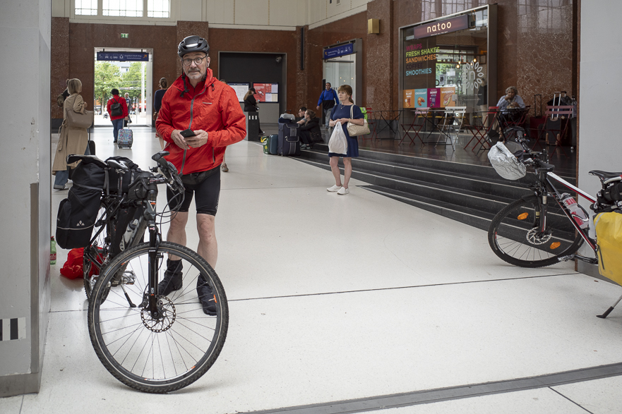 Abfahrtsvorbereitung im Salzburger Hauptbahnhof